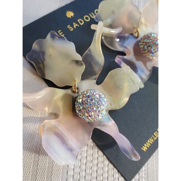 Brand New. $198 Lele Sadoughi Apricot Ombre Crystal Lily Earrings - Picture 6 of 10